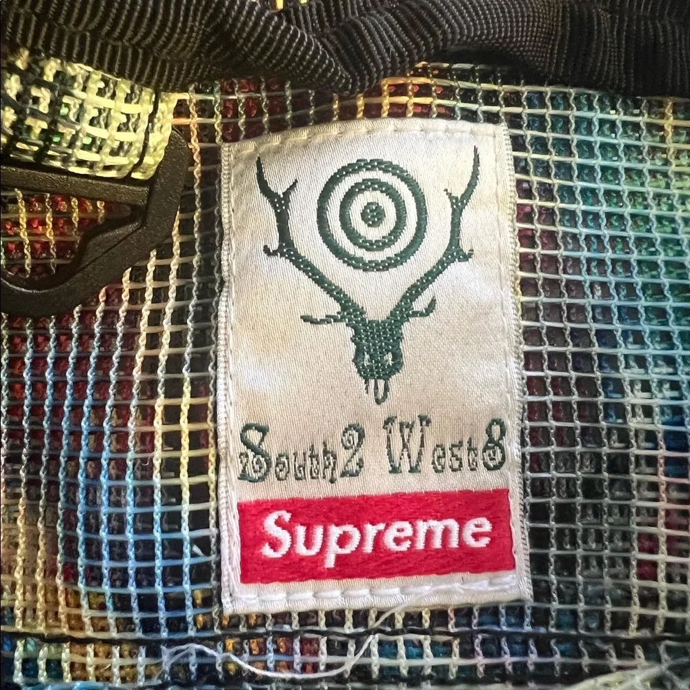 Supreme gently used